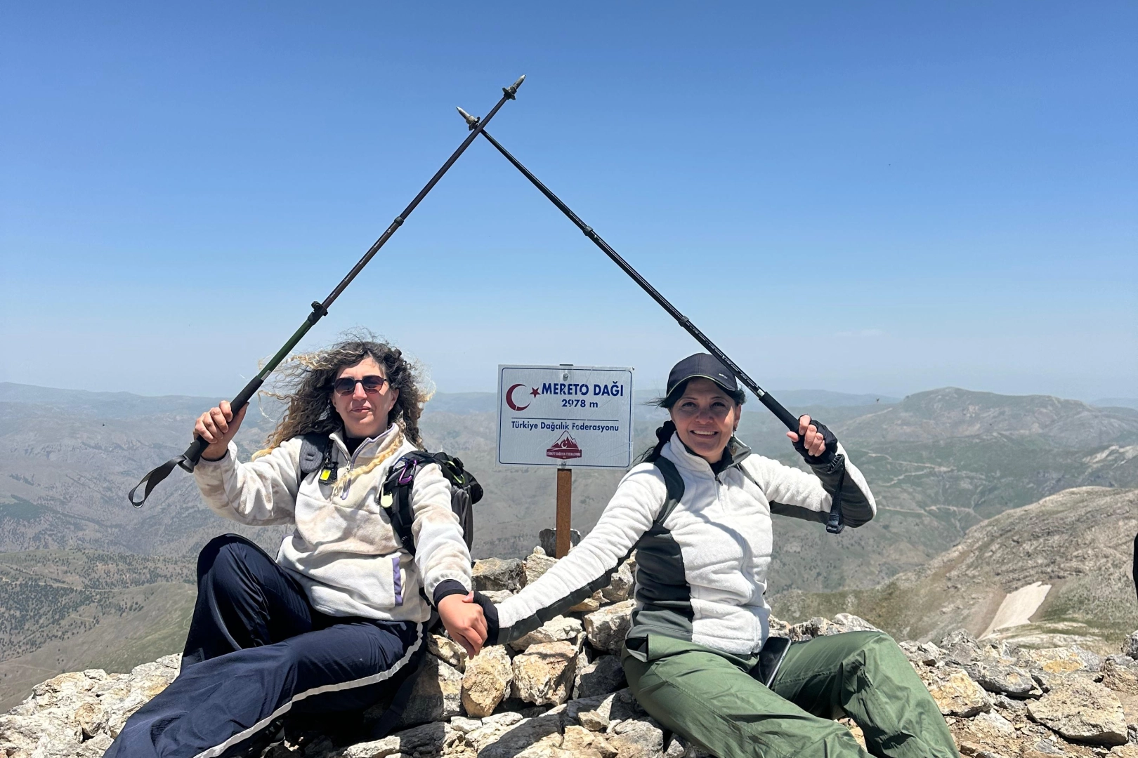 30 dağcıdan Mereto Dağı’na sezonun ilk zirve tırmanışı