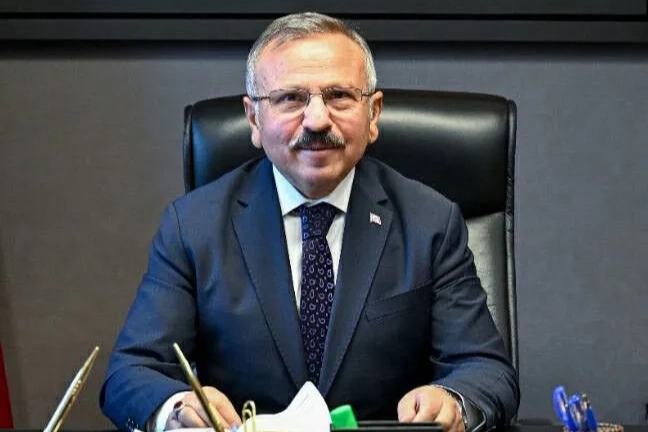 İlber Ortaylı’dan Tokat Milletvekili Yusuf Beyazıt’a övgü