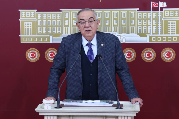 DP’li Altıntaş: Kapanan köy okullarının arazileri satılıyor