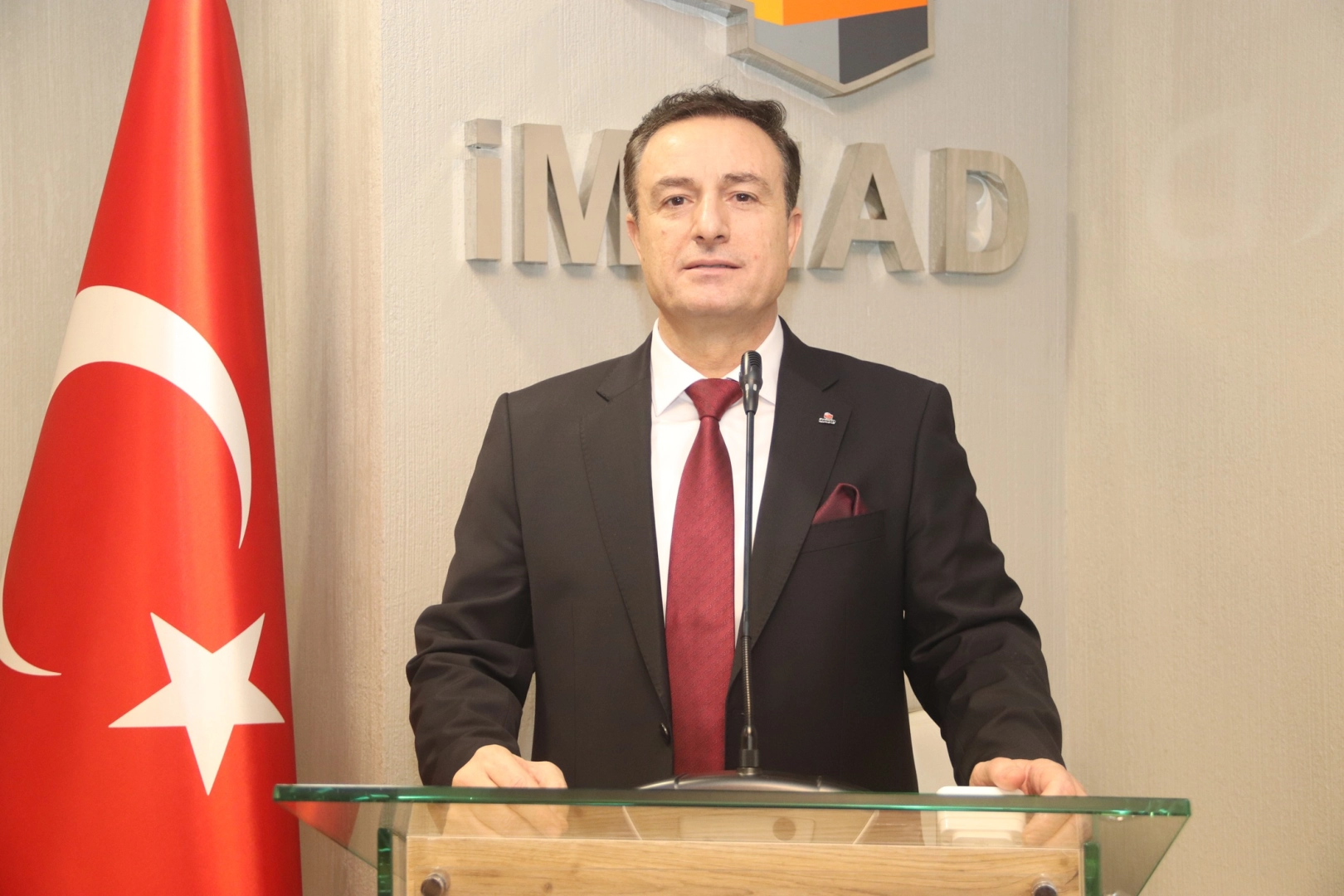 İMSİAD’da Şeref Demir güven tazeledi